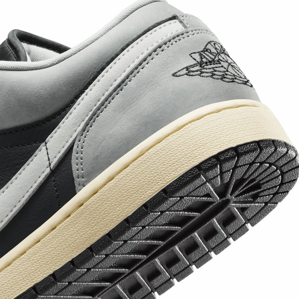 AIR JORDAN 1 LOW SE — изображение 4